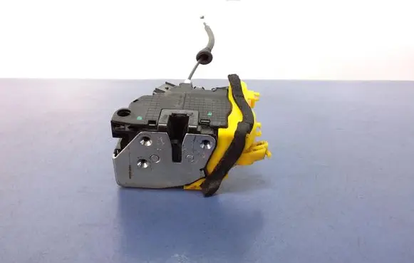 KIA Ceed Front door lock 81320-A2310