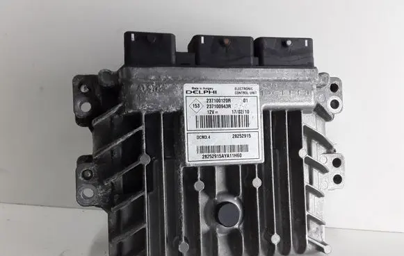 Renault Megane III Engine control unit/module 237100120R 237100943R 28252915