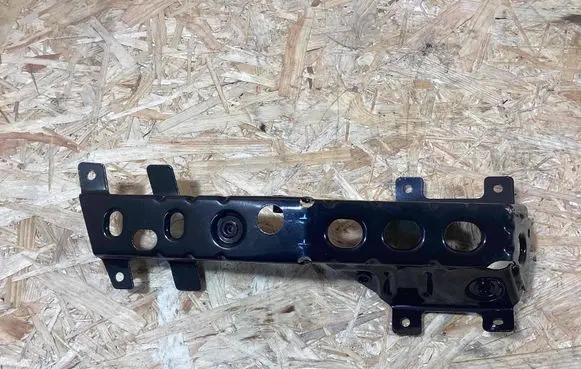 Porsche Panamera (971) Fender mounting bracket 971804221AYGRV 971804221 971804221YGRV