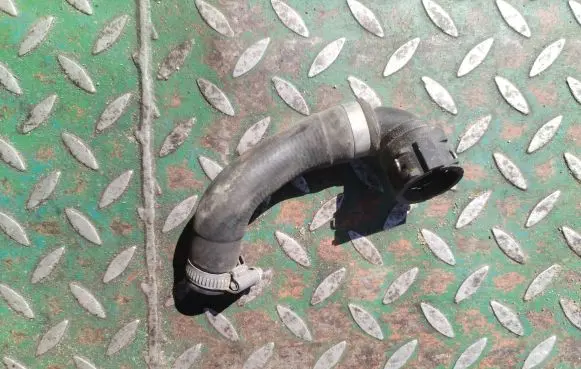 BMW 5 E60 E61 Engine coolant pipe/hose 6974912