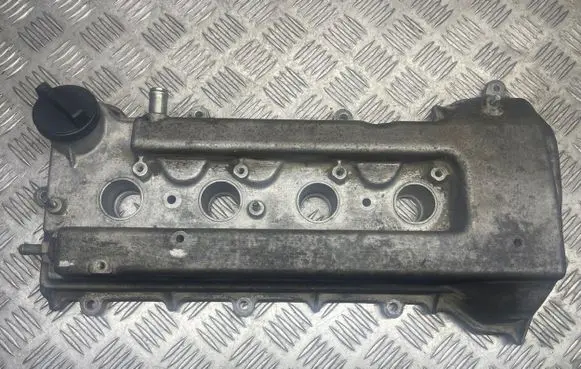 Toyota Avensis T250 Rocker cam cover 