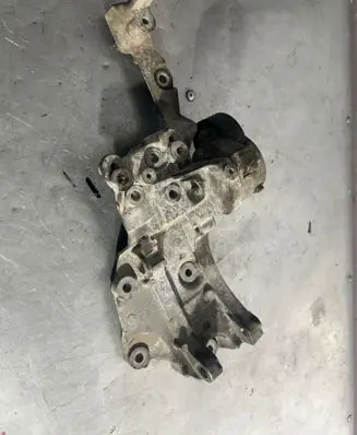 Peugeot 807 Generator/alternator bracket 51549f