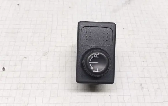 Nissan Primera Wing mirror switch
