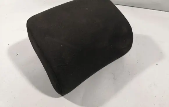 Volkswagen PASSAT B6 Rear seat headrest 
