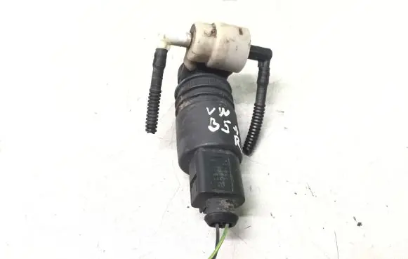 Volkswagen PASSAT B5.5 Windscreen/windshield washer pump