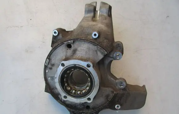 Porsche 718 Cayman 982 982c Rear wheel hub spindle/knuckle 982505435A