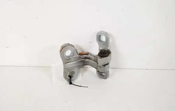 Volvo V50 Front door lower hinge 30784889