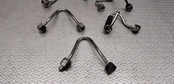 Renault Laguna III Fuel injector supply line/pipe