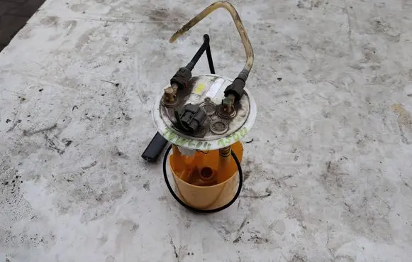 Renault Twingo II In-tank fuel pump 
