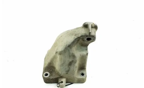Engine mounting bracket