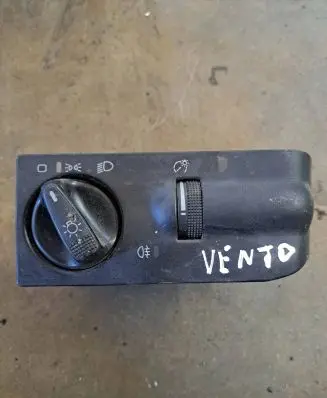 Volkswagen Golf III Light switch 1H5941531A 040508