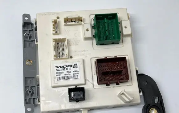 Volvo XC60 Comfort/convenience module 32233798A 20W522 03560191
