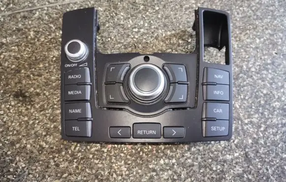 Head unit multimedia control