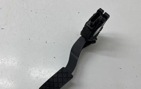 Volkswagen Jetta VII Accelerator throttle pedal 5QM723503 6PV93515200
