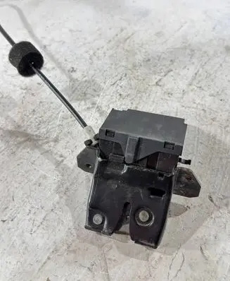 Mercedes-Benz E W211 Loading door lock A1717500085 A1717500185