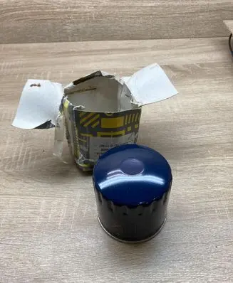 Renault Laguna I Oil filter cover 8200007832
