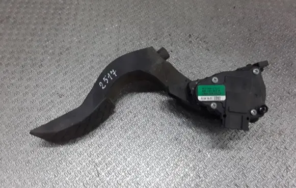 Audi A4 S4 B6 8E 8H Accelerator throttle pedal 8EL721523A