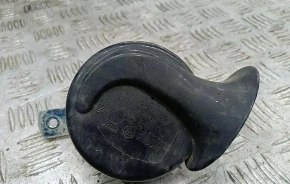 Tesla Model S Horn signal