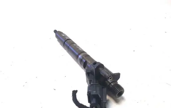 Volvo XC70 Fuel injector 31272690