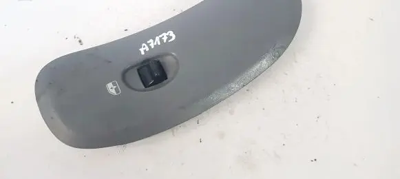 Chrysler Voyager Front door window switch trim 746754674e 30505l