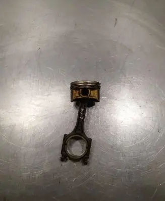 Volvo XC90 Piston with connecting rod