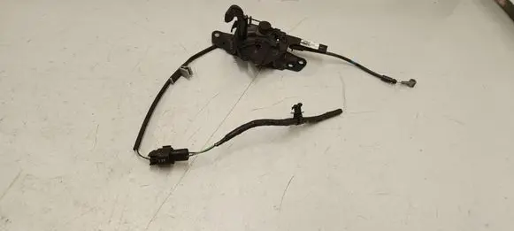 Engine bonnet/hood lock/catch