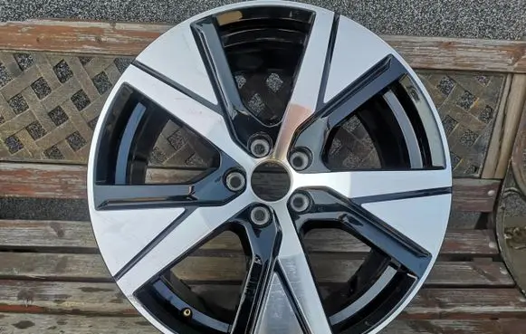 Volvo XC40 R19 alloy rim 