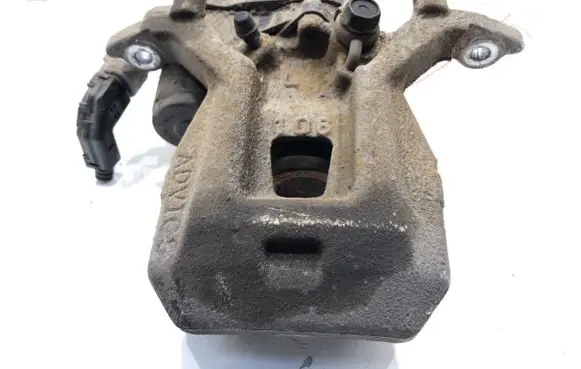 Toyota Camry VIII XV70 Rear brake caliper 