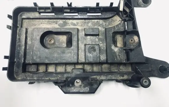 Volkswagen Golf V Battery box tray 1k0915333c