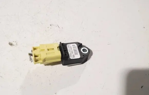 Toyota Corolla E120 E130 Airbag deployment crash/impact sensor 8983102050 89831-02050