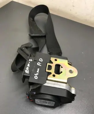 BMW 7 E65 E66 Front seatbelt 561129401 010R000