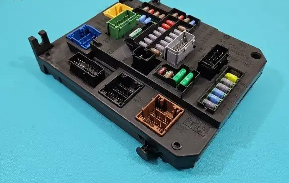 Peugeot 508 Central body control module 9806687980 IMPRK1482959