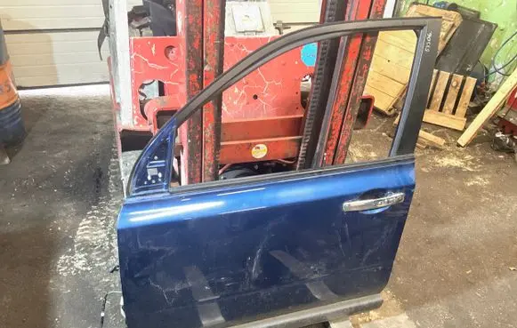 Nissan X-Trail T31 Front door