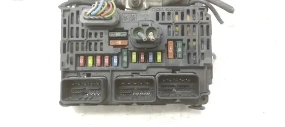 Peugeot 407 Fuse module 9656086180 BSML0200 S118983002J