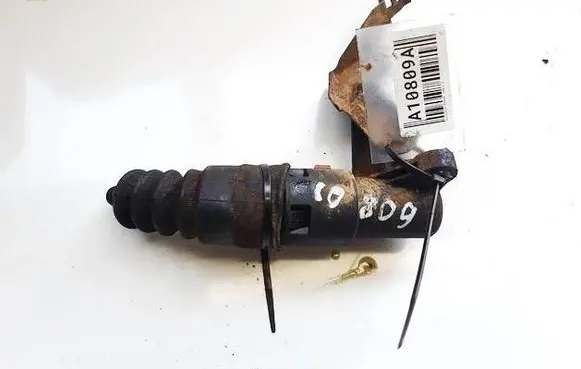 Volkswagen PASSAT B5.5 Clutch master cylinder 8E0721257F