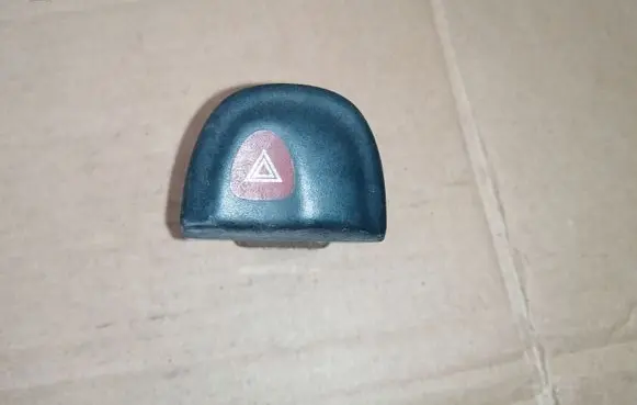 Renault Scenic I Hazard light switch 841043