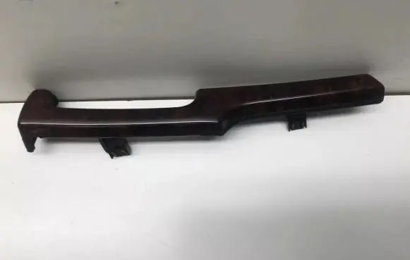 Dashboard glove box trim