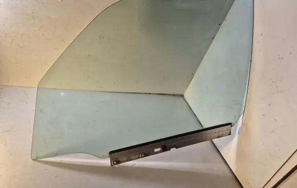 Opel Meriva A Front door window glass four-door 93292365 43R000262
