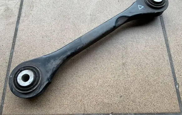 Rear control arm