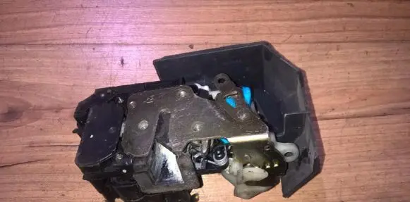 Alfa Romeo 156 Front door lock 1811242 nenustatya