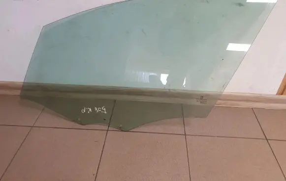 Peugeot 508 Front door window glass four-door