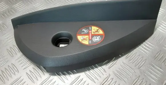 Renault Latitude (L70) Dashboard side end trim 689200025R