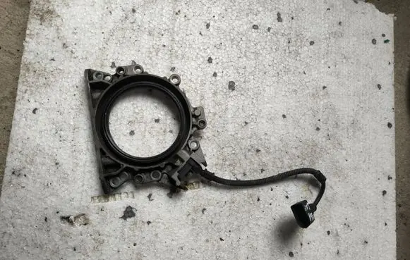 Volkswagen Golf V Crankshaft position sensor 030103171G