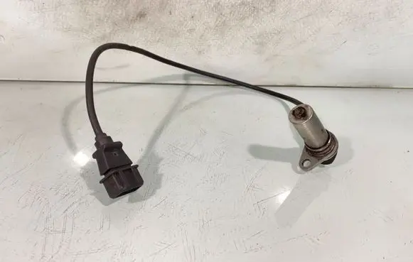 Audi A4 S4 B5 8D Camshaft position sensor 028907319b