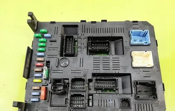 Peugeot 307 Comfort/convenience module 9661940280