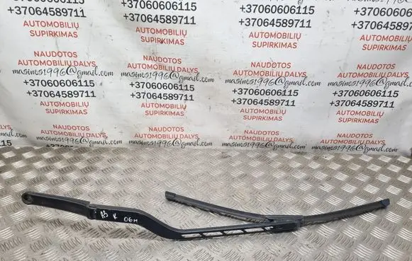 Audi A3 S3 8P Front wiper blade arm 8P1955407A