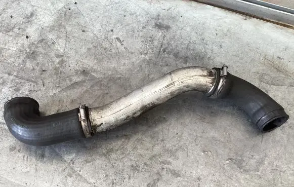 BMW 5 E39 Intercooler hose/pipe