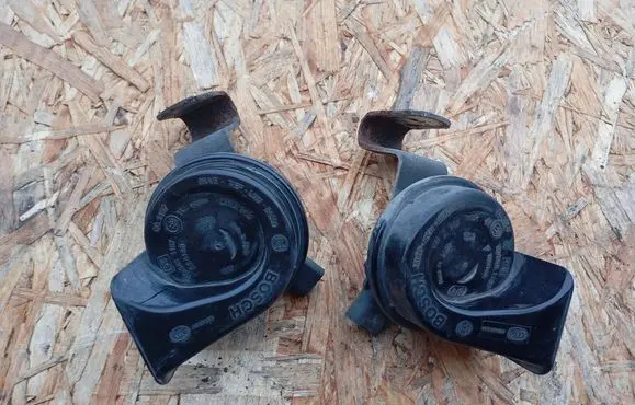 BMW 1 E81 E87 Horn signal 3881157