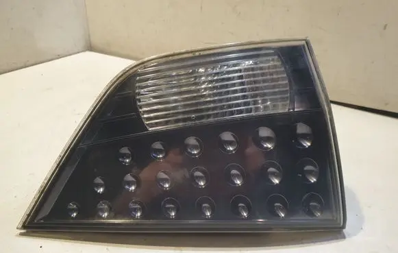 Tailgate rear/tail lights