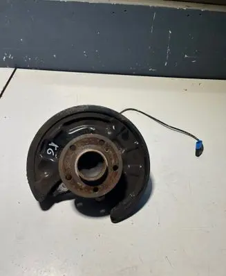 Mercedes-Benz B W246 W242 Rear wheel hub 2460306